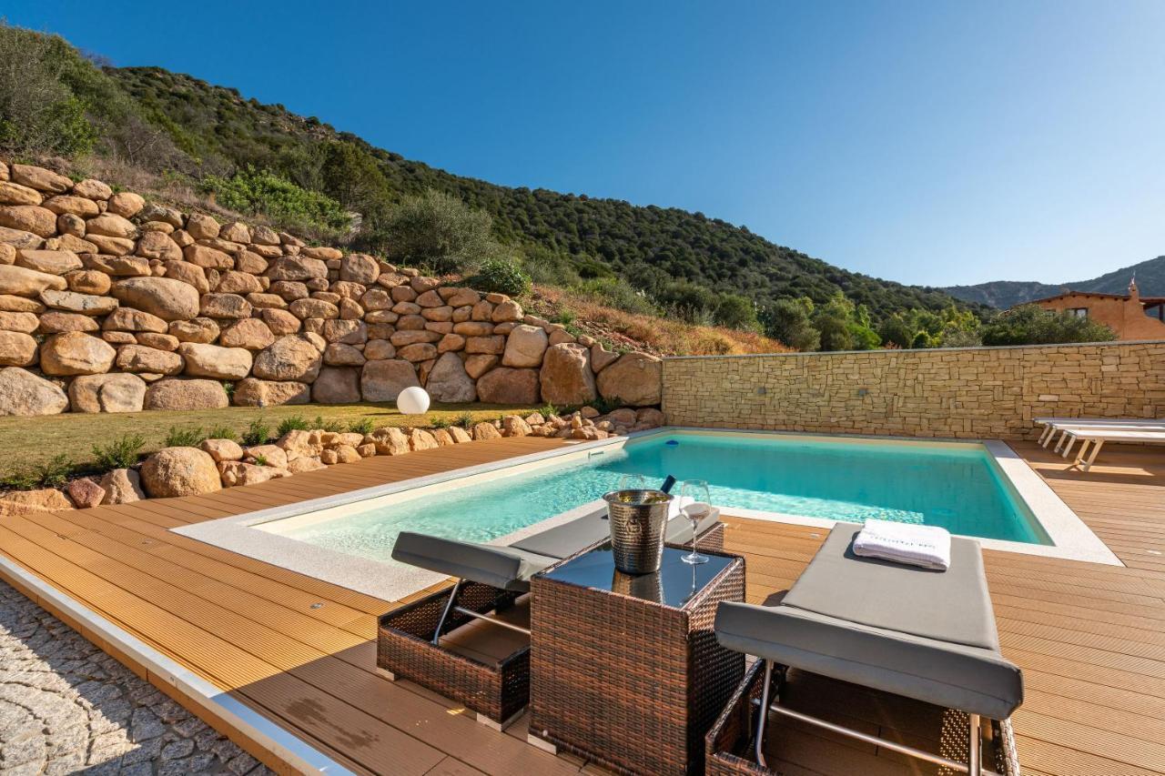 Villa Sa Rocca Junior & Suite Chia Exterior photo