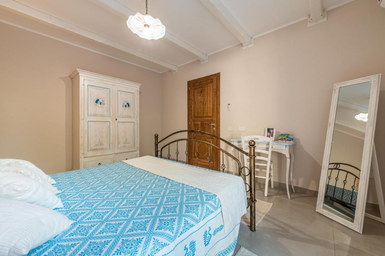 Villa Sa Rocca Junior & Suite Chia Exterior photo
