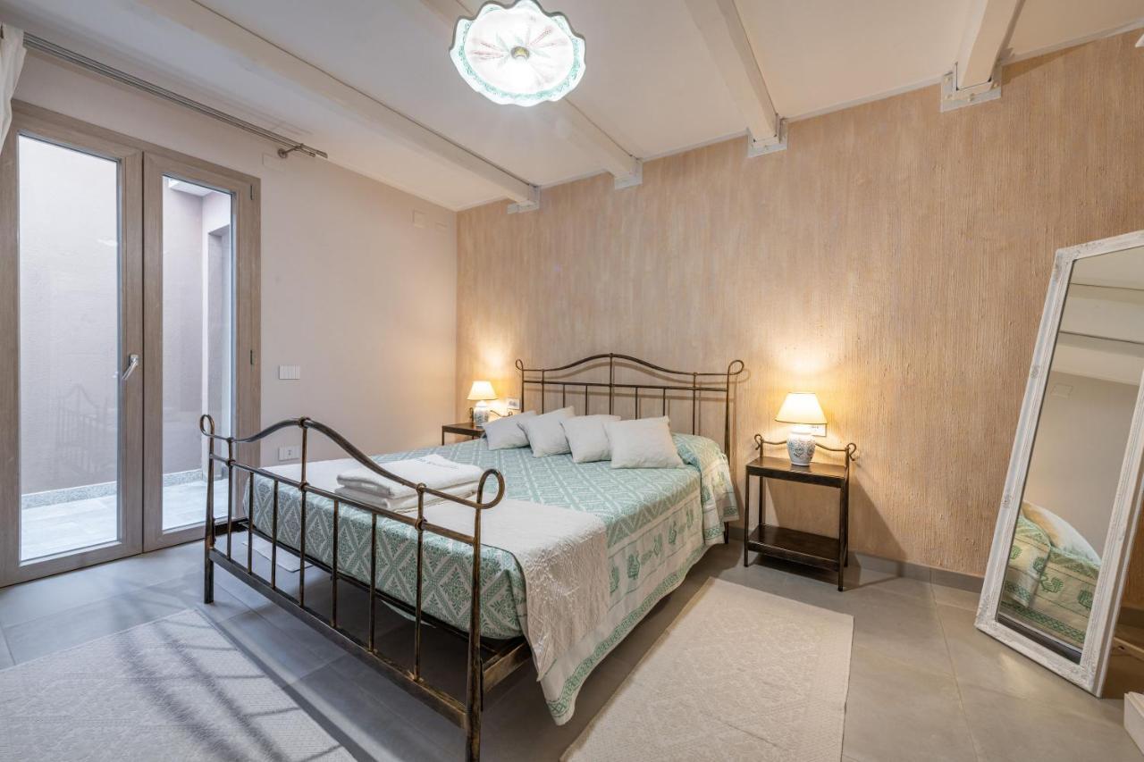 Villa Sa Rocca Junior & Suite Chia Exterior photo