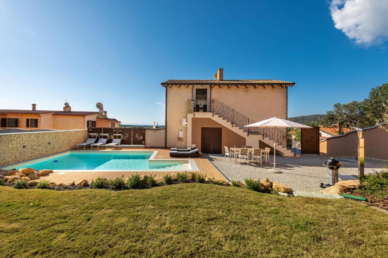 Villa Sa Rocca Junior & Suite Chia Exterior photo